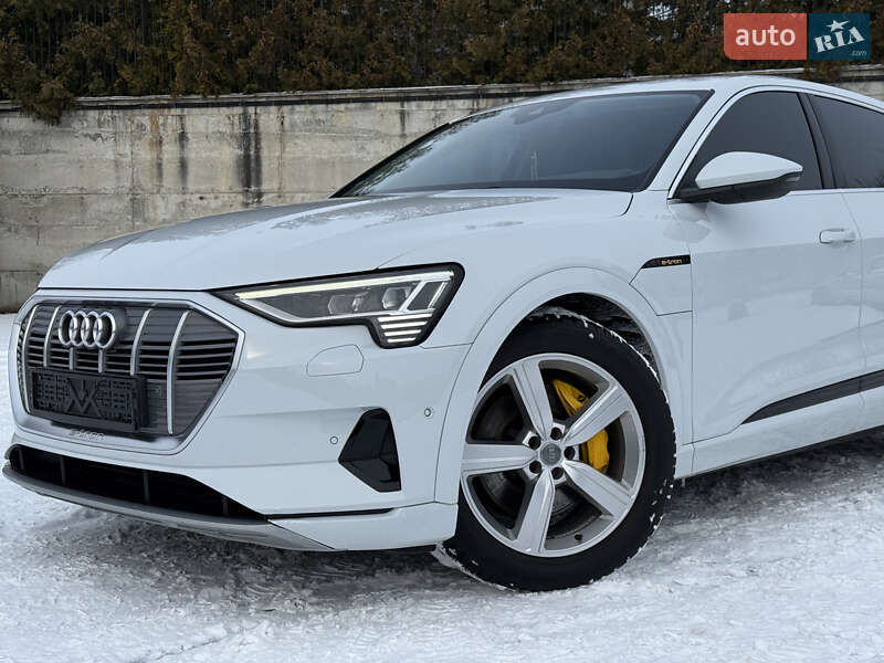 Внедорожник / Кроссовер Audi e-tron 2021 в Ровно