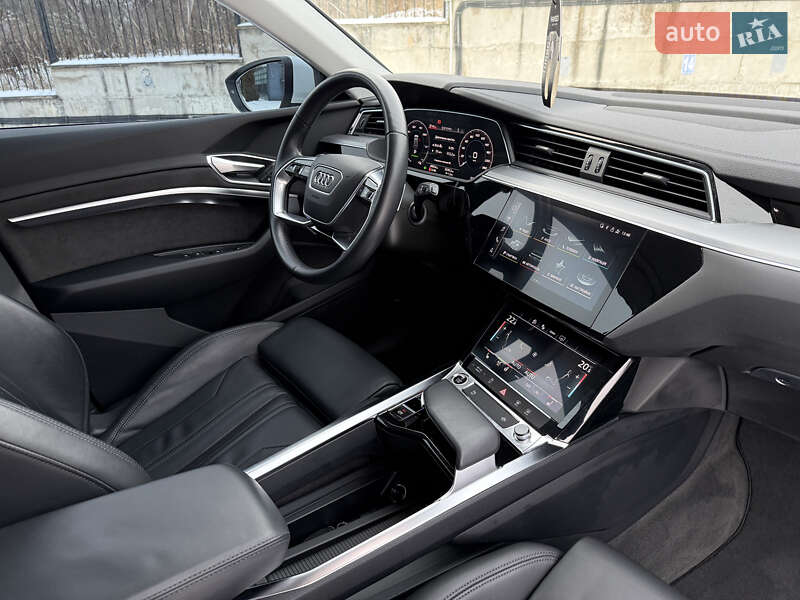 Внедорожник / Кроссовер Audi e-tron 2021 в Ровно
