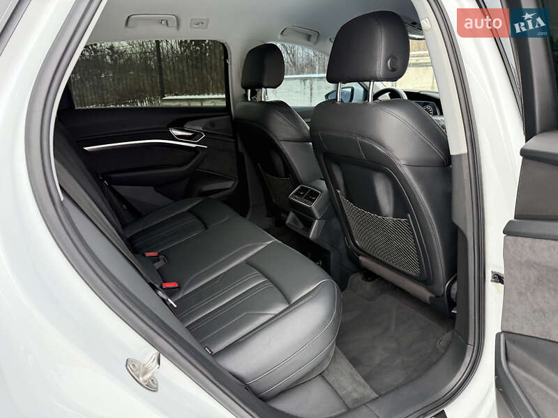 Внедорожник / Кроссовер Audi e-tron 2021 в Ровно
