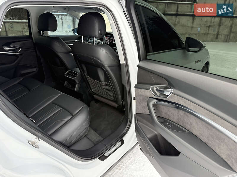 Внедорожник / Кроссовер Audi e-tron 2021 в Ровно