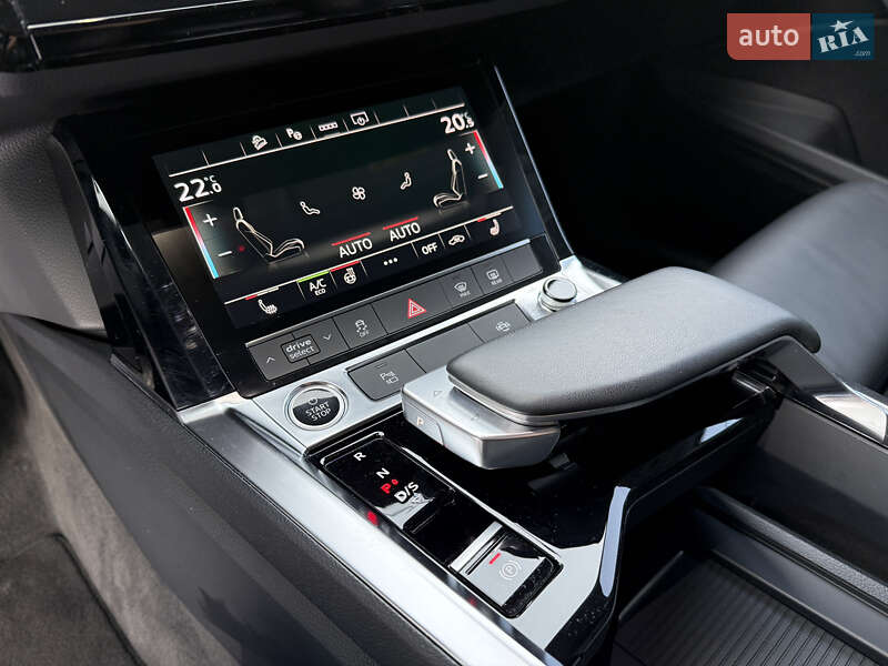 Внедорожник / Кроссовер Audi e-tron 2021 в Ровно