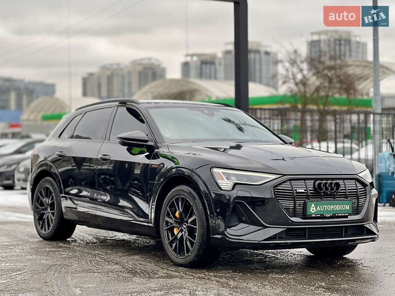 Внедорожник / Кроссовер Audi e-tron 2022 в Киеве