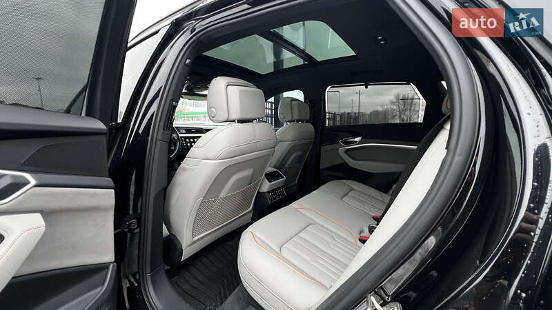 Внедорожник / Кроссовер Audi e-tron 2022 в Киеве