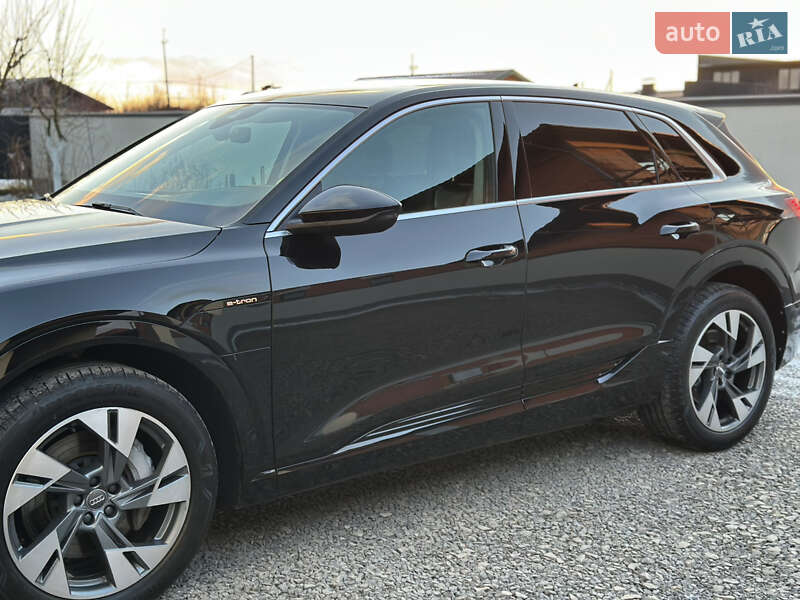 Внедорожник / Кроссовер Audi e-tron 2020 в Ужгороде