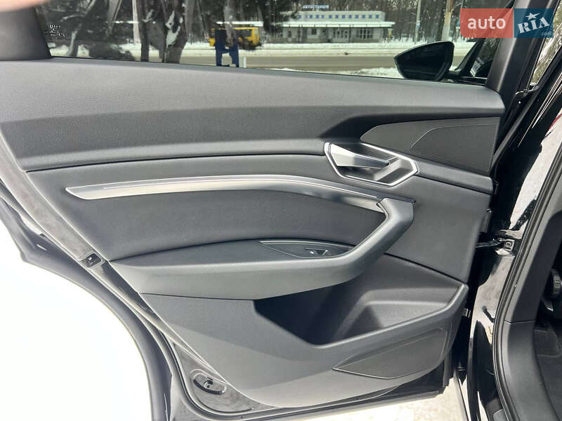 Внедорожник / Кроссовер Audi e-tron 2022 в Днепре
