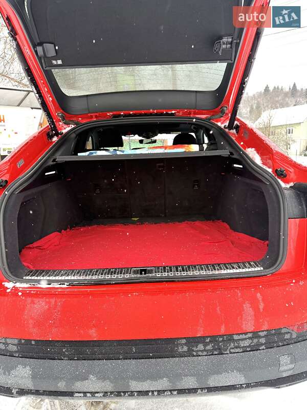 Позашляховик / Кросовер Audi e-tron 2020 в Турці