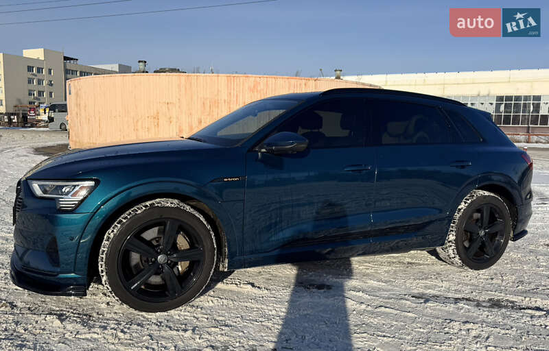 Позашляховик / Кросовер Audi e-tron 2019 в Києві фото 4 Позашляховик / Кросовер Audi e-tron 2019 в Києві