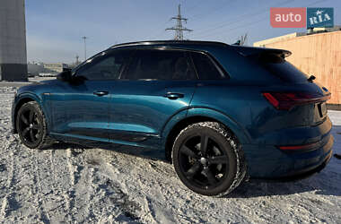 Внедорожник / Кроссовер Audi e-tron 2019 в Киеве