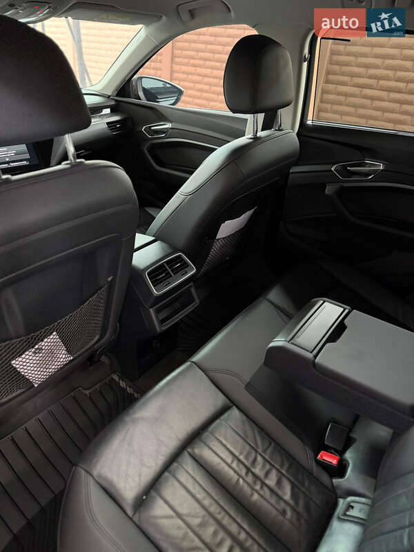 Позашляховик / Кросовер Audi e-tron 2021 в Кривому Розі фото 13 Позашляховик / Кросовер Audi e-tron 2021 в Кривому Розі