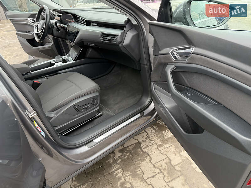 Позашляховик / Кросовер Audi e-tron 2020 в Калуші фото 20 Позашляховик / Кросовер Audi e-tron 2020 в Калуші