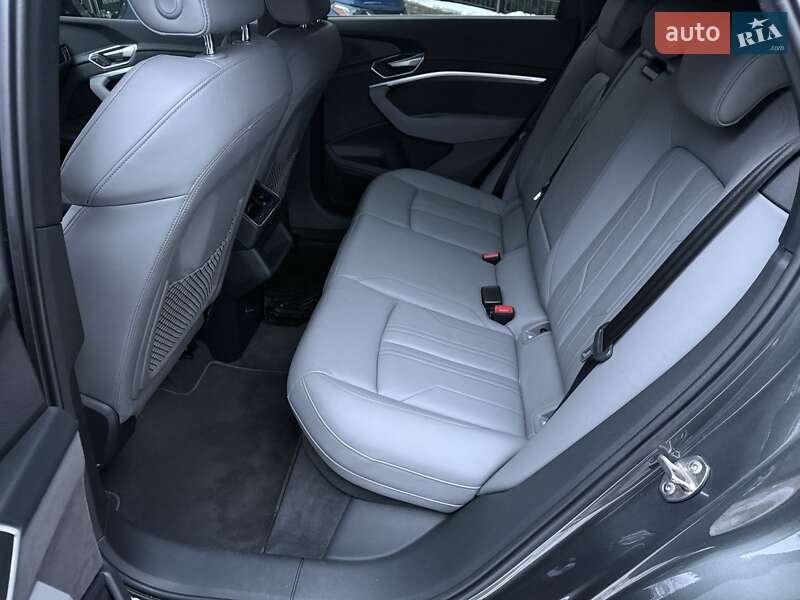 Позашляховик / Кросовер Audi e-tron 2021 в Києві