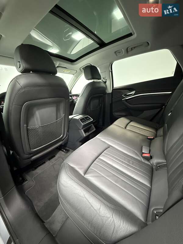 Позашляховик / Кросовер Audi e-tron 2020 в Одесі фото 45 Позашляховик / Кросовер Audi e-tron 2020 в Одесі