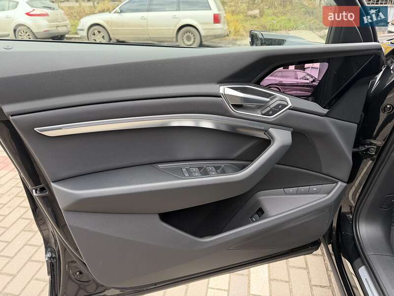 Внедорожник / Кроссовер Audi e-tron 2021 в Ровно