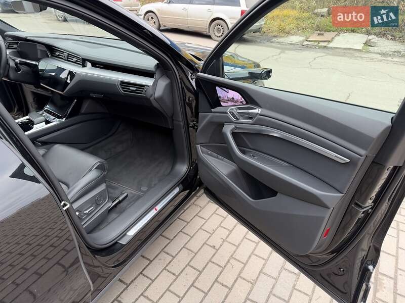 Внедорожник / Кроссовер Audi e-tron 2021 в Ровно