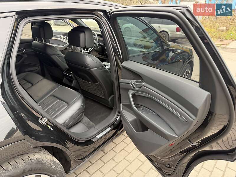 Внедорожник / Кроссовер Audi e-tron 2021 в Ровно