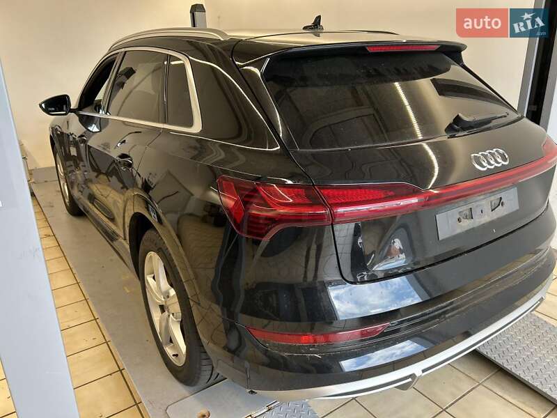 Внедорожник / Кроссовер Audi e-tron 2022 в Киеве фото 5 Внедорожник / Кроссовер Audi e-tron 2022 в Киеве