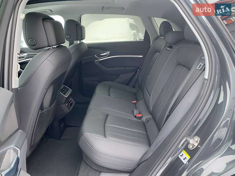 Позашляховик / Кросовер Audi e-tron 2020 в Львові фото 22 Позашляховик / Кросовер Audi e-tron 2020 в Львові