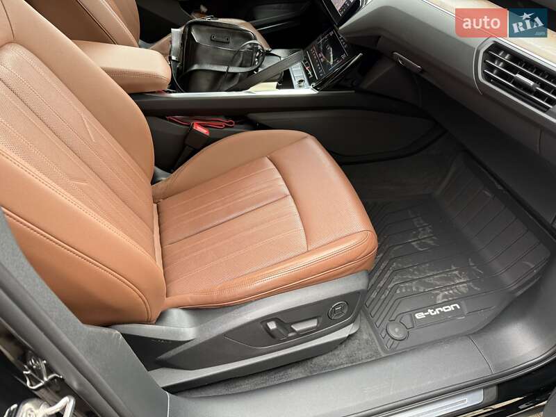 Внедорожник / Кроссовер Audi e-tron 2019 в Одессе