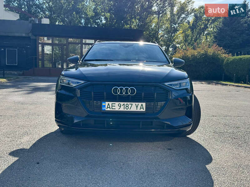 Внедорожник / Кроссовер Audi e-tron 2019 в Одессе фото 5 Внедорожник / Кроссовер Audi e-tron 2019 в Одессе