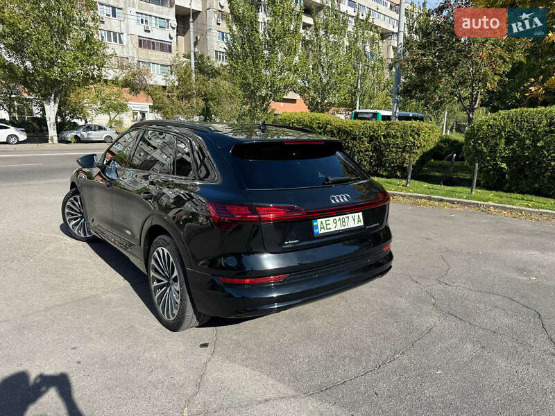 Внедорожник / Кроссовер Audi e-tron 2019 в Одессе фото 9 Внедорожник / Кроссовер Audi e-tron 2019 в Одессе