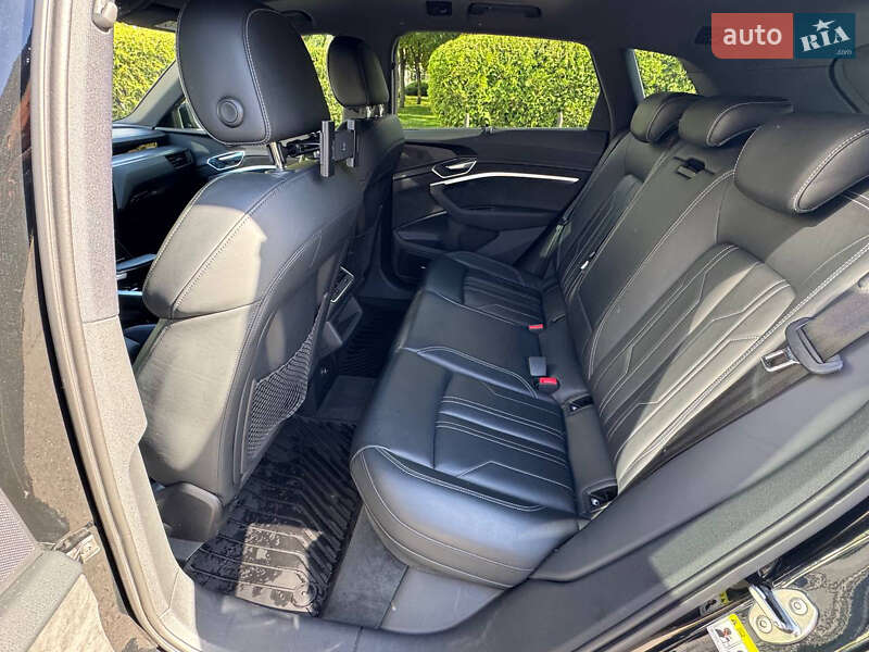 Внедорожник / Кроссовер Audi e-tron 2019 в Одессе фото 15 Внедорожник / Кроссовер Audi e-tron 2019 в Одессе