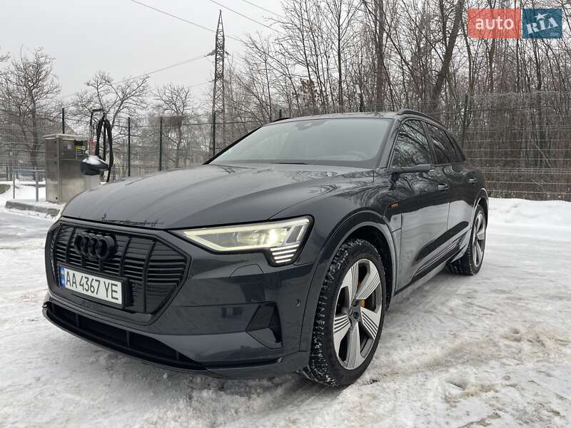 Внедорожник / Кроссовер Audi e-tron 2022 в Киеве