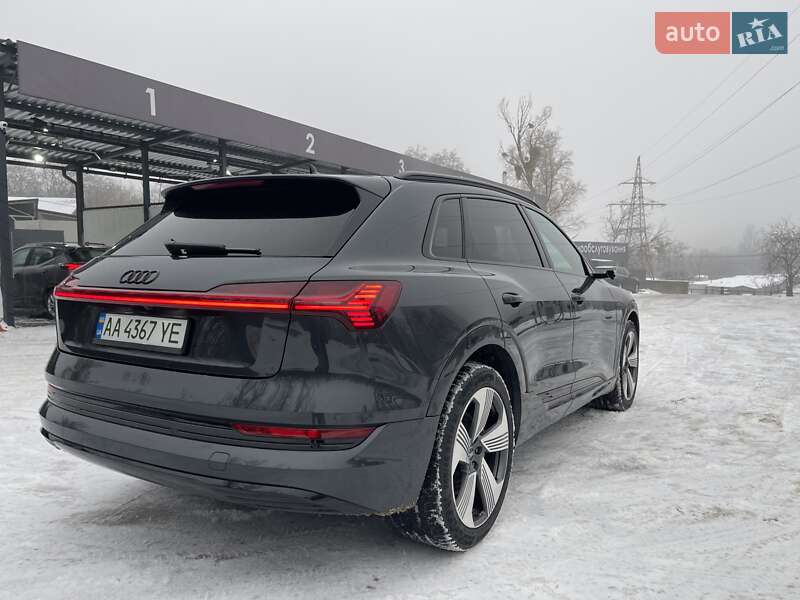 Внедорожник / Кроссовер Audi e-tron 2022 в Киеве