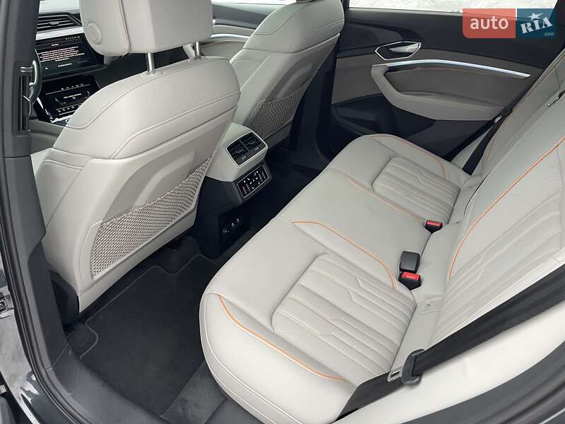 Внедорожник / Кроссовер Audi e-tron 2022 в Киеве
