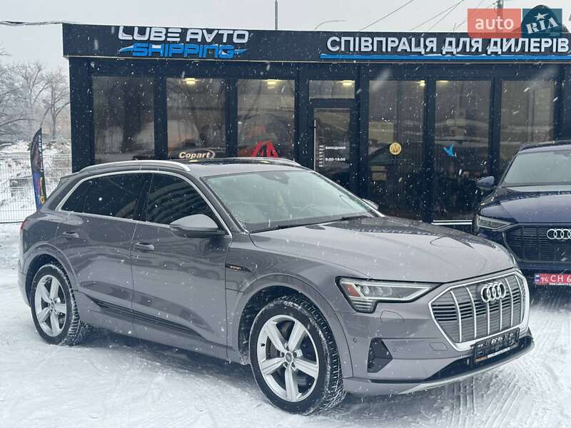 2019 Audi E-Tron, VIN WA1LAAGEXKB010733:plate — фото 1 (autoria)