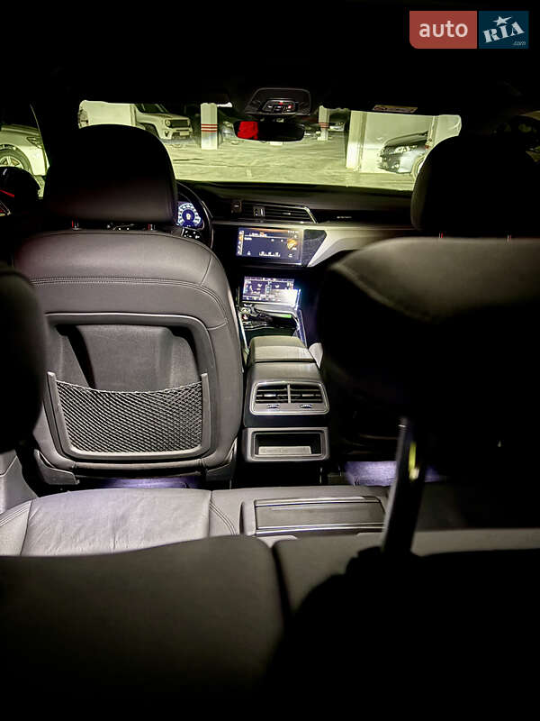 Позашляховик / Кросовер Audi e-tron 2020 в Києві