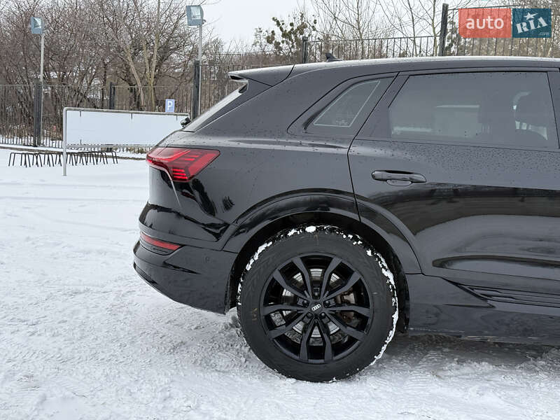 Внедорожник / Кроссовер Audi e-tron 2020 в Ровно