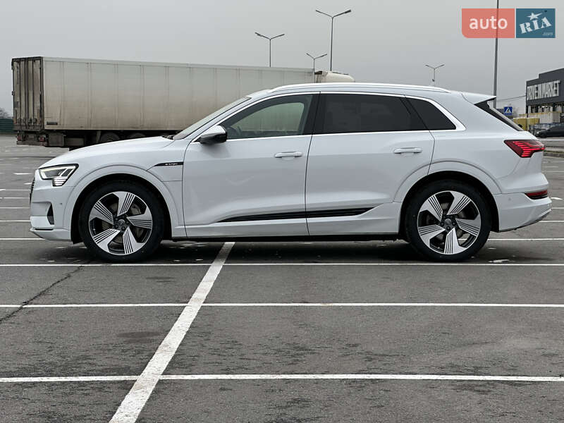 Внедорожник / Кроссовер Audi e-tron 2019 в Днепре