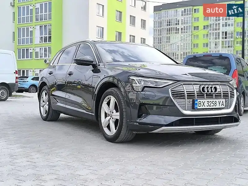 Audi e-tron 2019