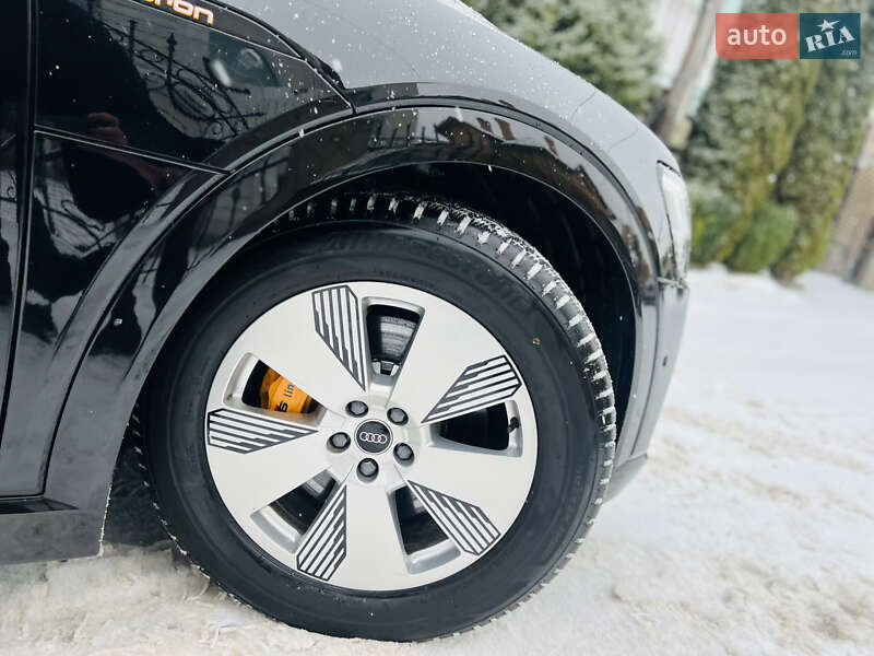 Внедорожник / Кроссовер Audi e-tron 2022 в Хмельницком