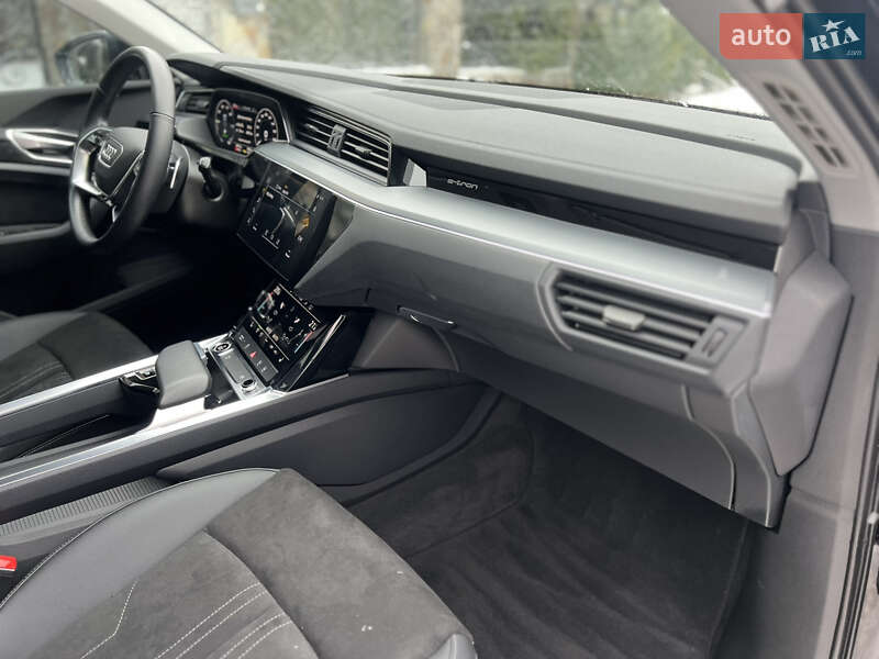 Внедорожник / Кроссовер Audi e-tron 2022 в Хмельницком