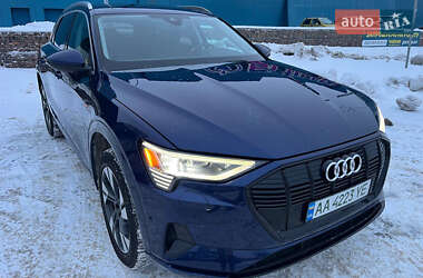 Позашляховик / Кросовер Audi e-tron 2022 в Києві