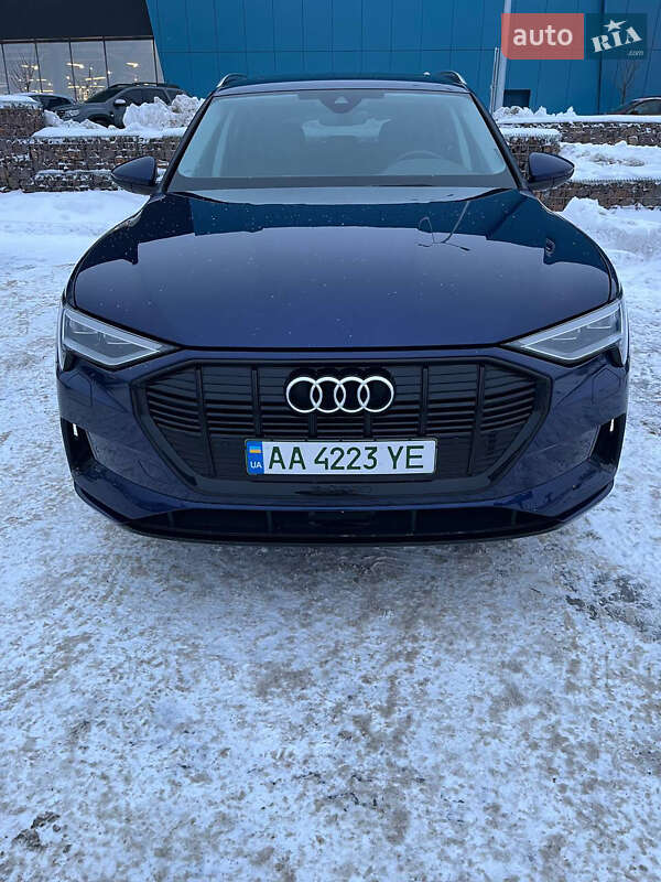 Внедорожник / Кроссовер Audi e-tron 2022 в Киеве фото 14 Внедорожник / Кроссовер Audi e-tron 2022 в Киеве