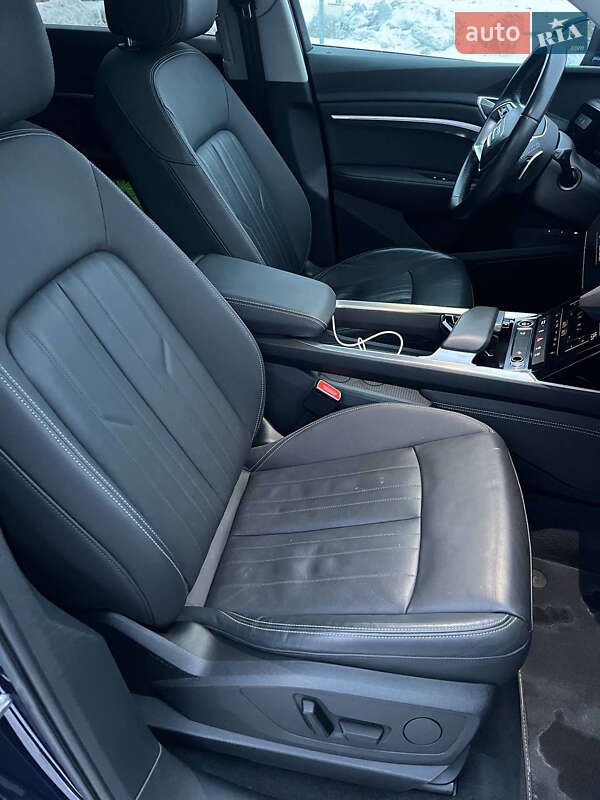 Внедорожник / Кроссовер Audi e-tron 2022 в Киеве фото 20 Внедорожник / Кроссовер Audi e-tron 2022 в Киеве