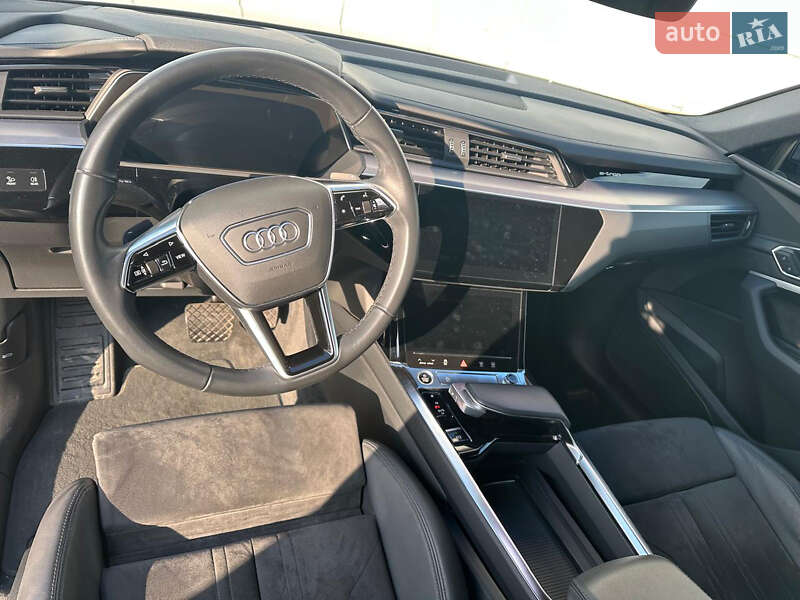 Позашляховик / Кросовер Audi e-tron 2020 в Ірпені
