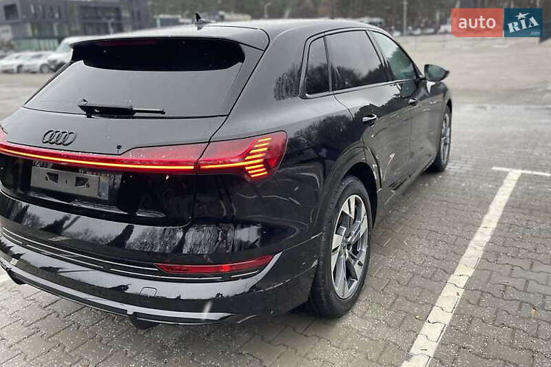 Внедорожник / Кроссовер Audi e-tron 2022 в Киеве