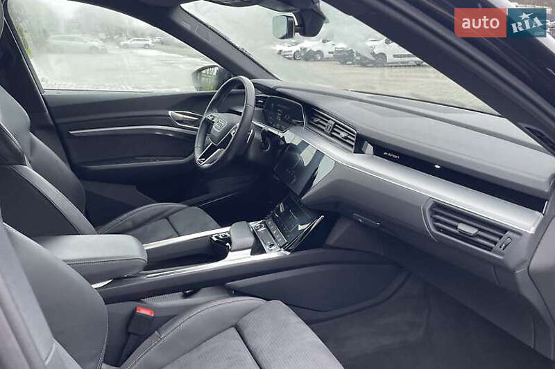 Внедорожник / Кроссовер Audi e-tron 2022 в Киеве