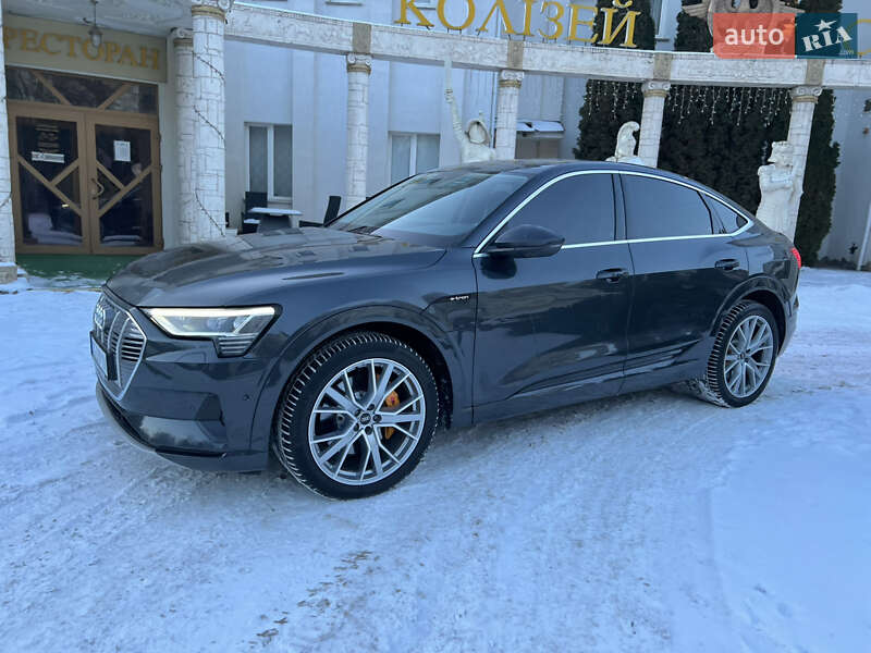 Позашляховик / Кросовер Audi e-tron 2022 в Хмельницькому