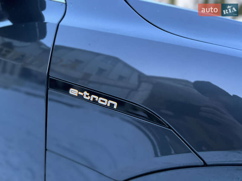 Позашляховик / Кросовер Audi e-tron 2022 в Хмельницькому