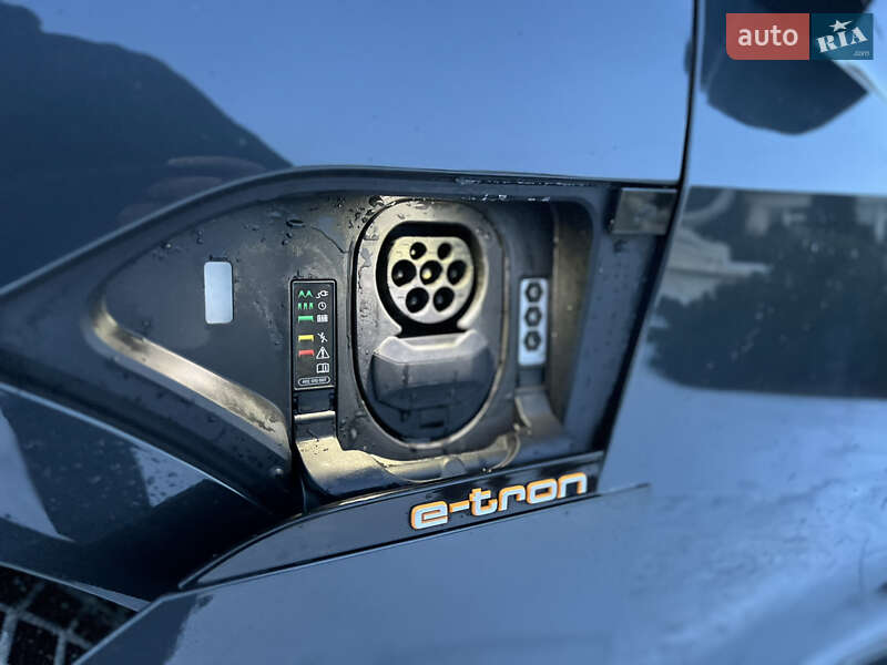 Позашляховик / Кросовер Audi e-tron 2022 в Хмельницькому