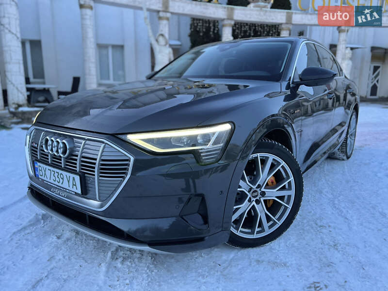 Позашляховик / Кросовер Audi e-tron 2022 в Хмельницькому