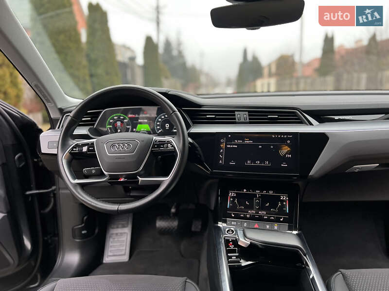 Позашляховик / Кросовер Audi e-tron 2022 в Хмельницькому