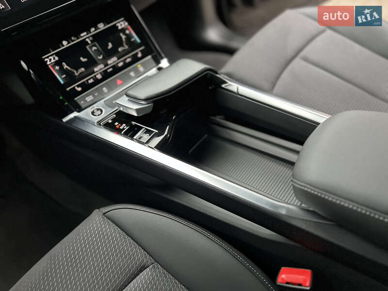 Позашляховик / Кросовер Audi e-tron 2022 в Хмельницькому