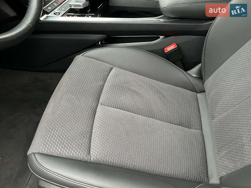 Позашляховик / Кросовер Audi e-tron 2022 в Хмельницькому