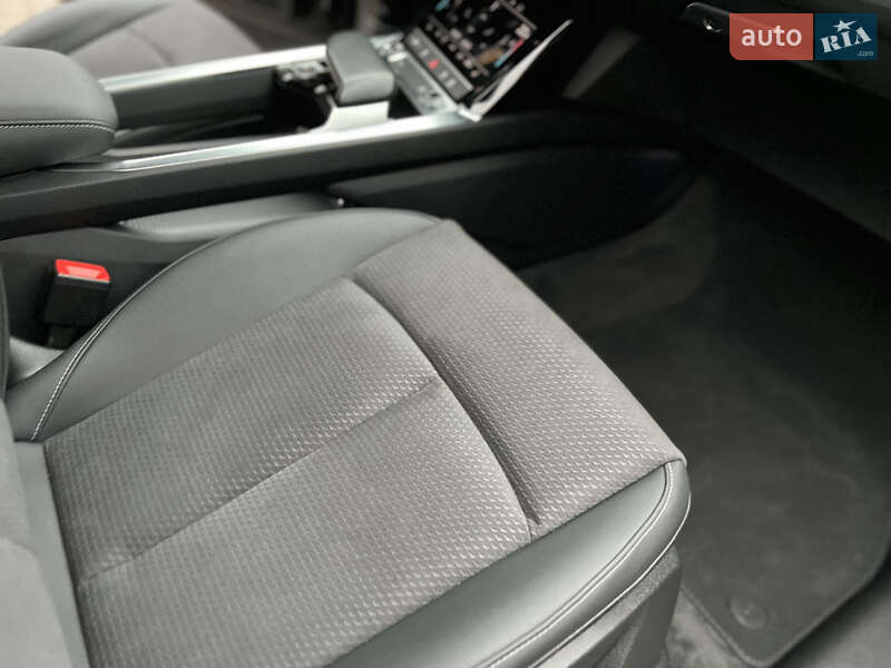 Позашляховик / Кросовер Audi e-tron 2022 в Хмельницькому