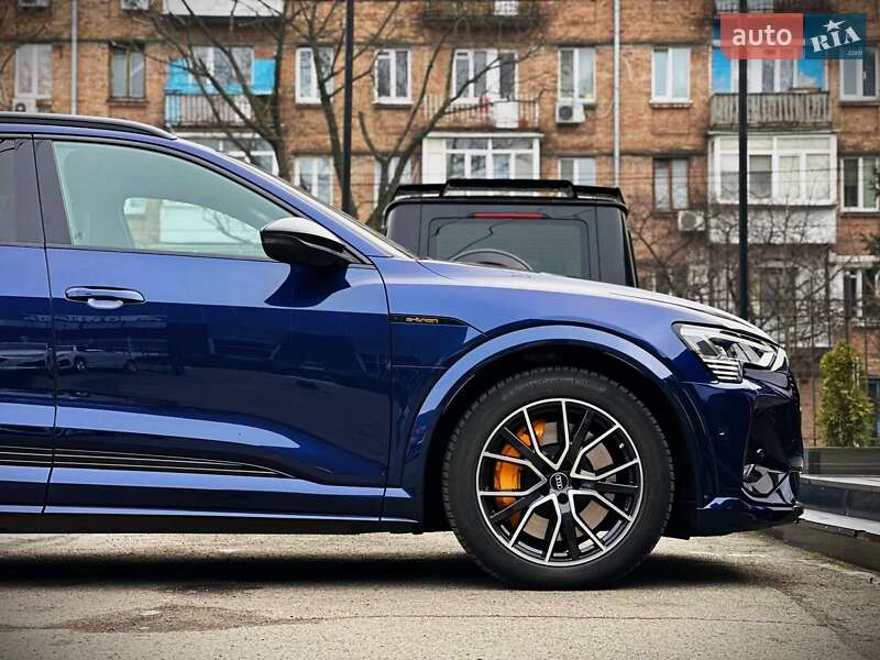 Внедорожник / Кроссовер Audi e-tron 2021 в Киеве